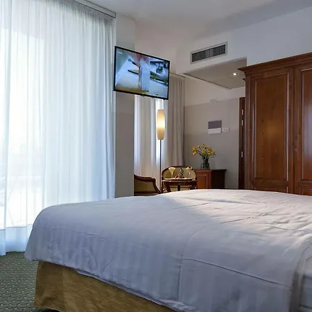 Palace San Pietro 4*